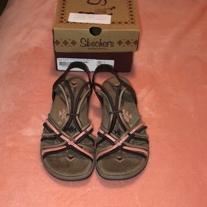 Only worn once!  Skechers Sandals- Very Comfy